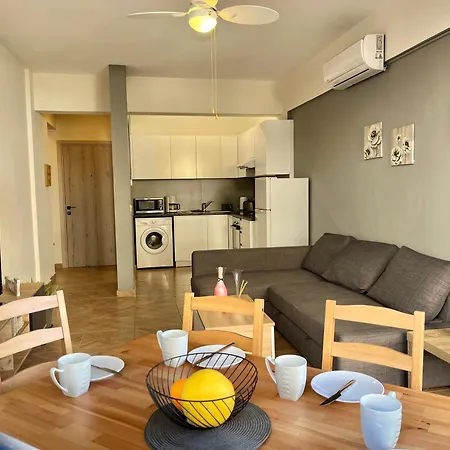 Diamond Complex פאפוס